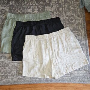 BLANKNYC Linen Blend 5" Inseam Bundle of 3 Shorts Green Black, Beige XL NWT